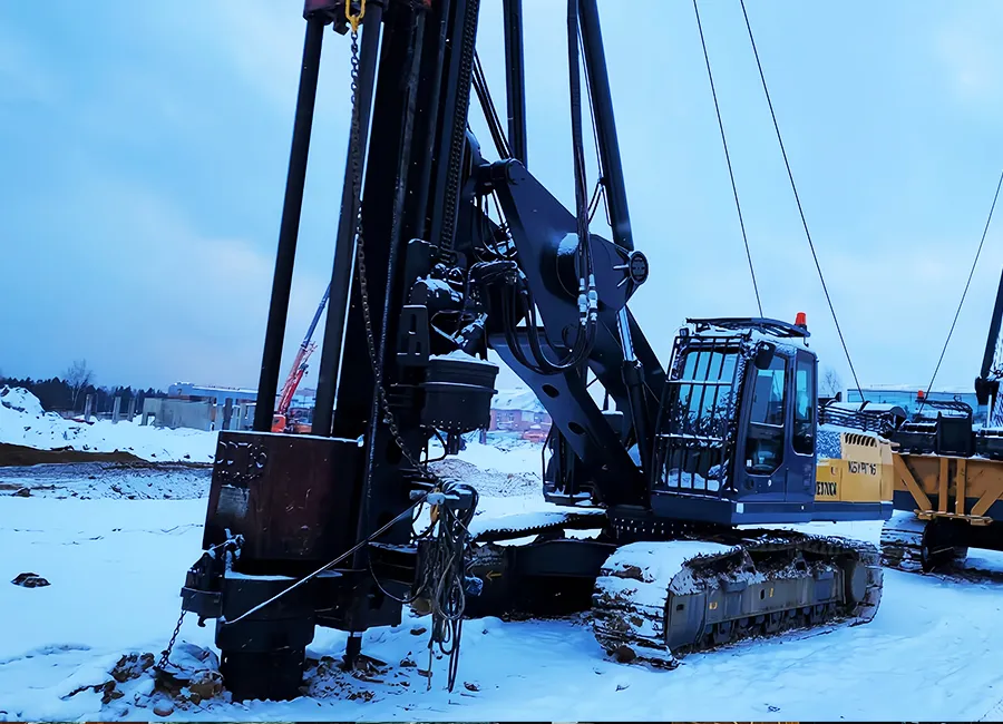 Machines de battage diesel dd45 en service en Russie