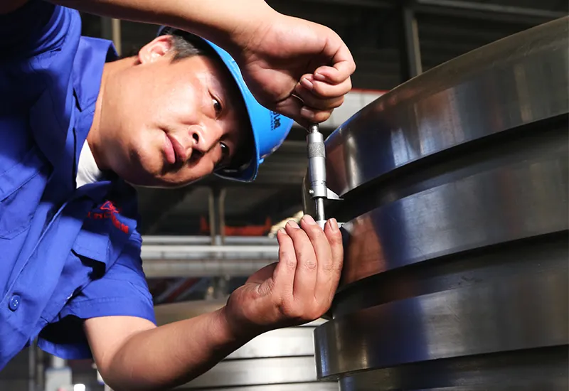 Inspection de la gorge des segments de piston pour les marteaux diesel