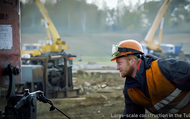 les ouvriers professionnels utilisent le marteau dd45